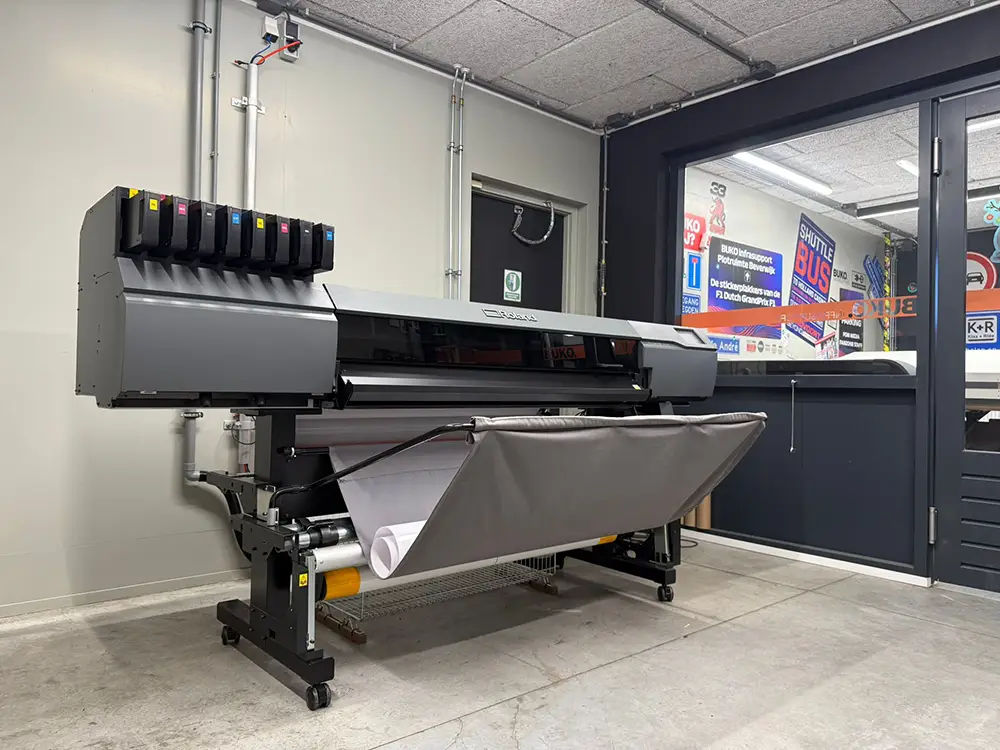 The TrueVIS LG ready for printing in Buko's workshop