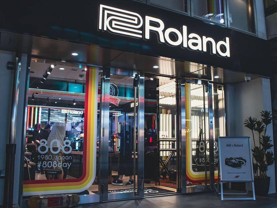 Exp 808 UV Printer Brings Unique Customer Experience to Roland Store Tokyo ...