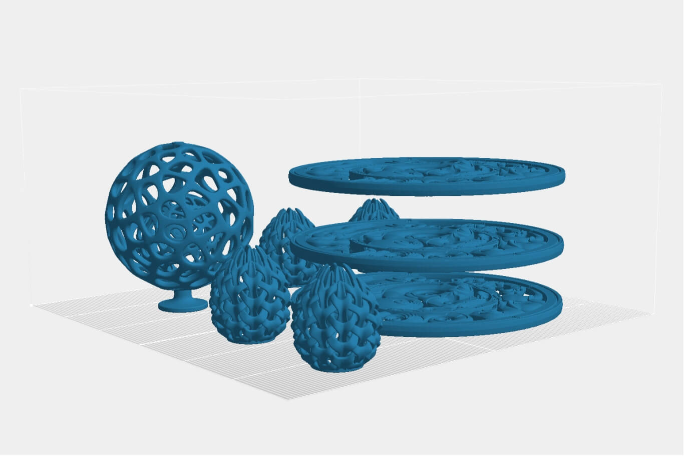 Schermata CAD che presenta diversi layout di modellazione
