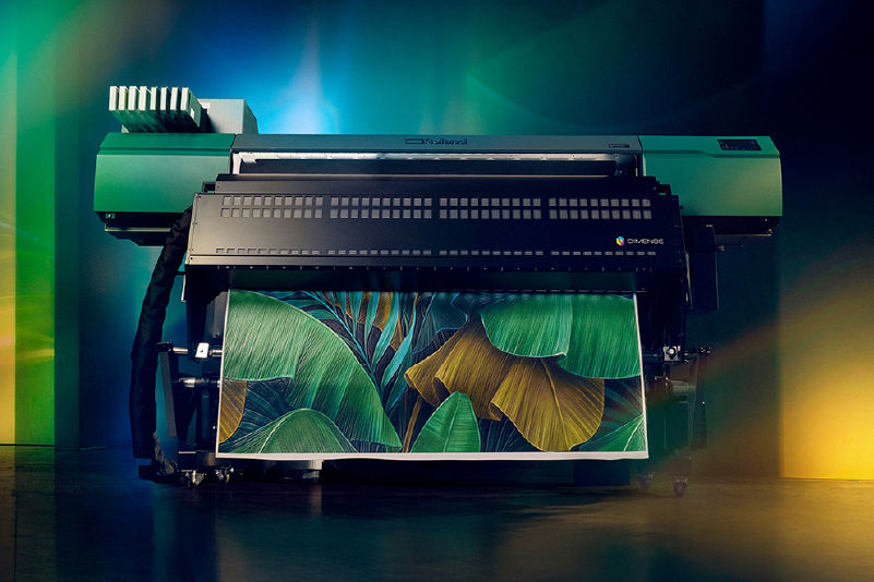 Fondo con hoja en relieve que muestra la impresión de texturas en alta definición de la impresora DA-640