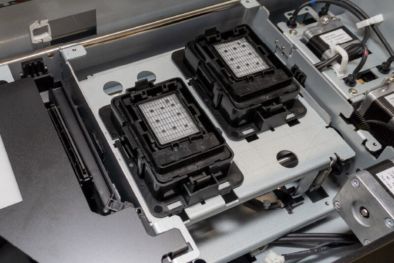Image showing the DGXPRESS ER-642 from Roland DG showing technology focus on high-performance features of this model