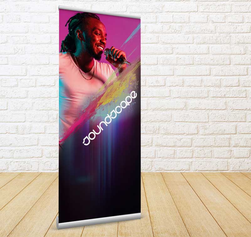 Uno striscione pull-up in una stanza
