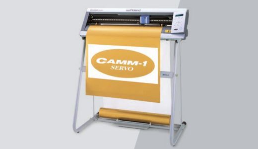 il plotter da taglio Roland CAMM-1 GX-24 con stand in metallo