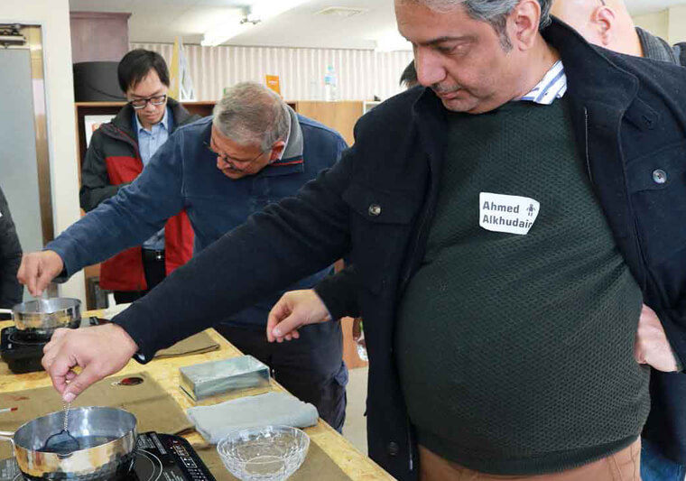 Participants expressed their amazement when dyeing their acrylic pieces in pots