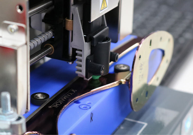 La METAZA MPX-90 puede añadir el nombre del patinador y otros elementos personalizables 