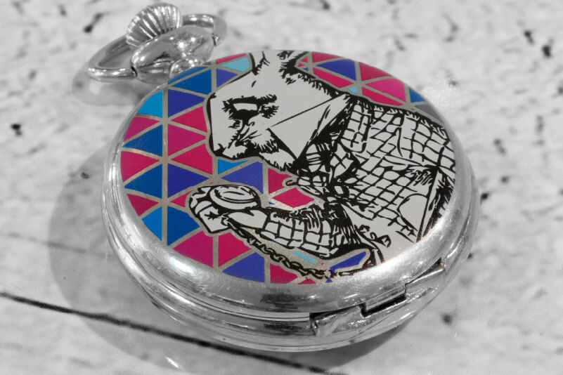 Un orologio da tasca stampato direttamente con una stampante UV