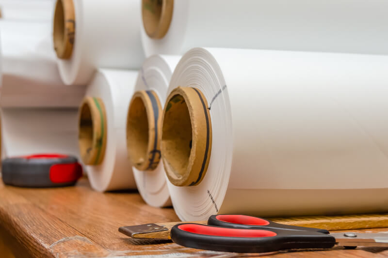 wrap vinyle sur une voiture jaguar