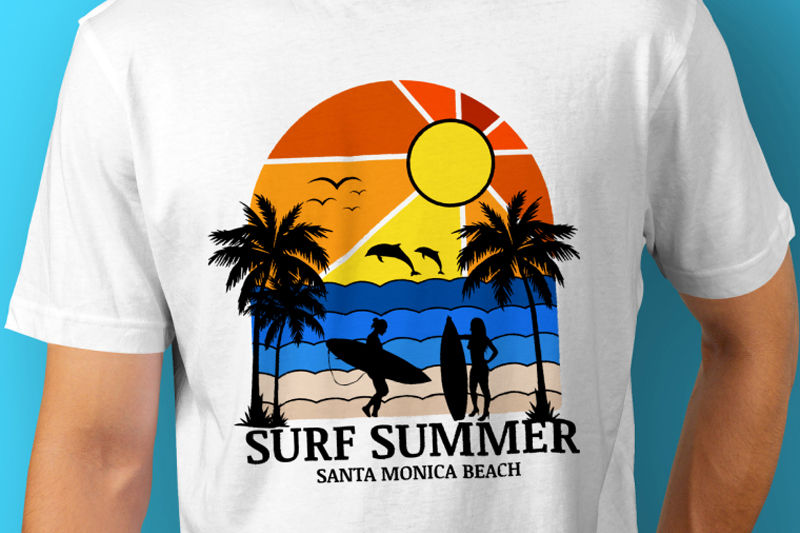 Una grafica grande in DTF su una T-shirt bianca