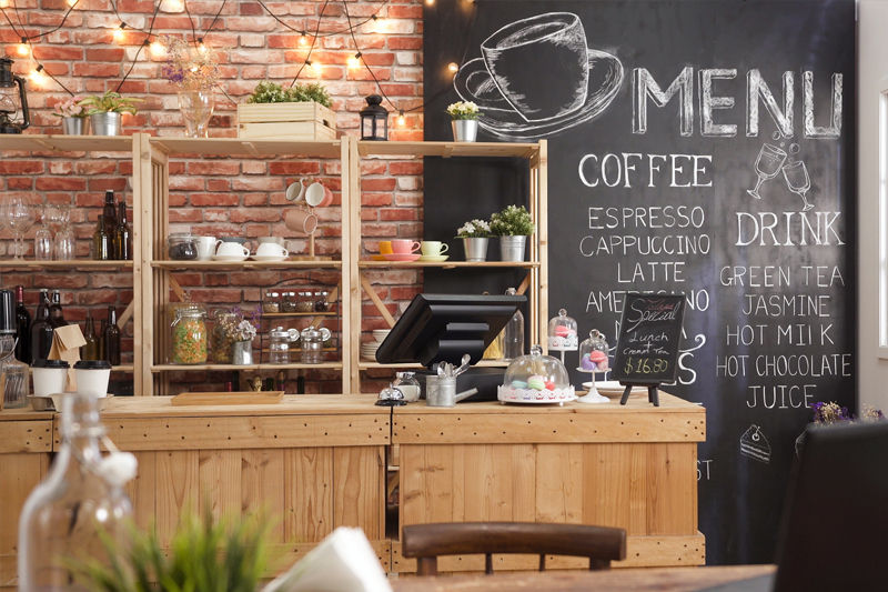 Carta da parati stampata in una caffetteria in franchising