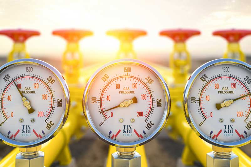 Pressure gauges with UV printed dials