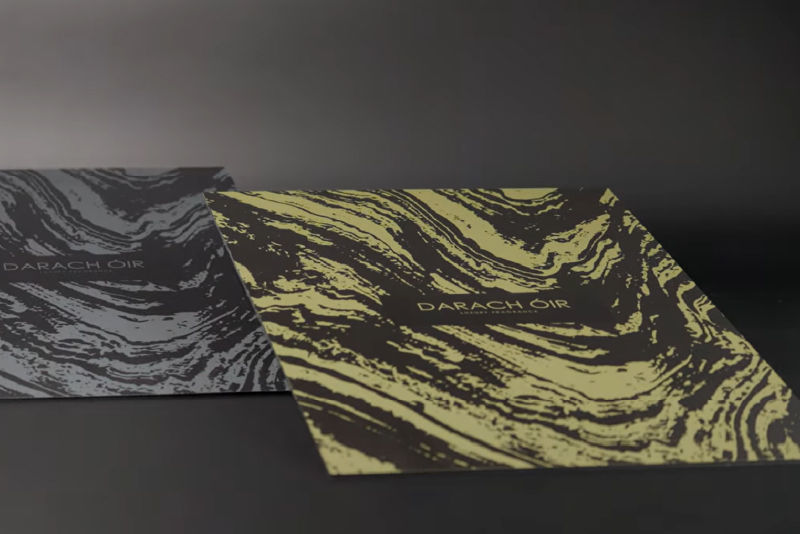 Langlebige Grafiken auf grundierten Metallplatten