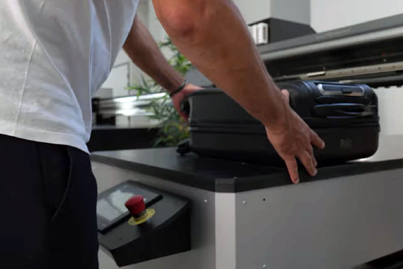 Printing directly to a primed plastic luggage case
