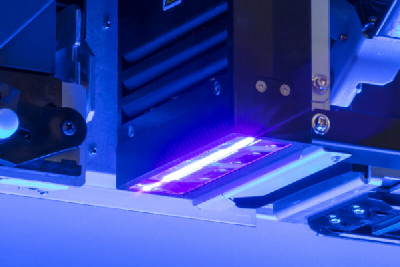 Een UV-lamp van een VersaOBJECT MO-240