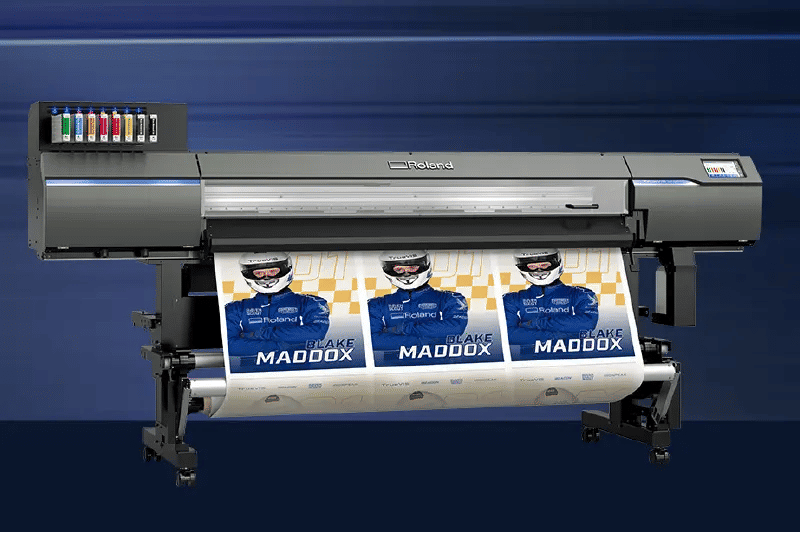 A impressora/cortadora TrueVIS XG 640 e suportes impressos móveis