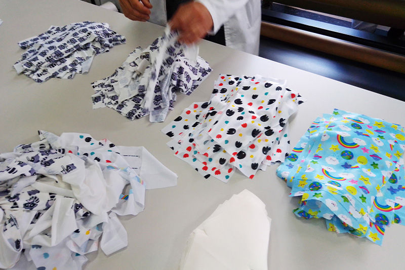 Personalisierte Gesichtsmasken mit Roland DG-Sublimationstechnologie