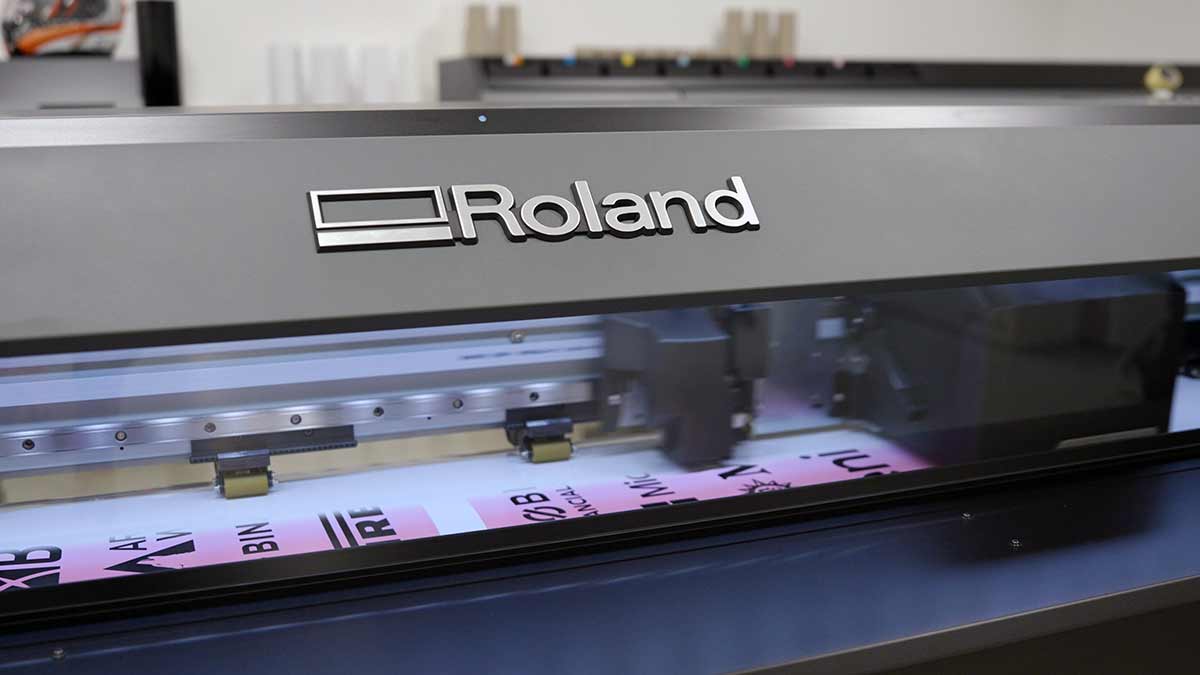 Tavola rotonda all'evento Wrap Academy con membri del BWT Alpine F1 Team e le professioniste del wrapping auto.