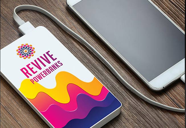 Réveillez votre chargeur avec un logo imprimé UV et un design coloré en jaune, orange, rose et violet