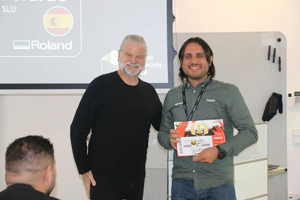 Manuel Sánchez Gelardo (Spagna, Totenser SLU) premiato come primo vincitore EMEA.