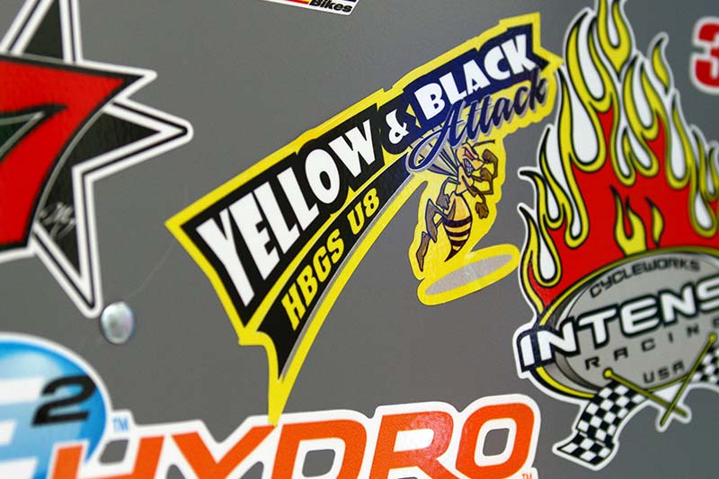 различные наклейки