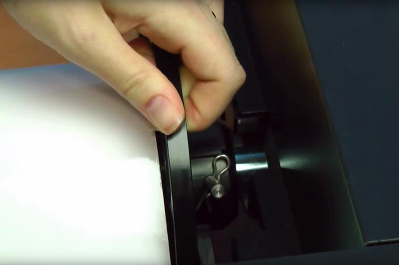 easy to load media feed system