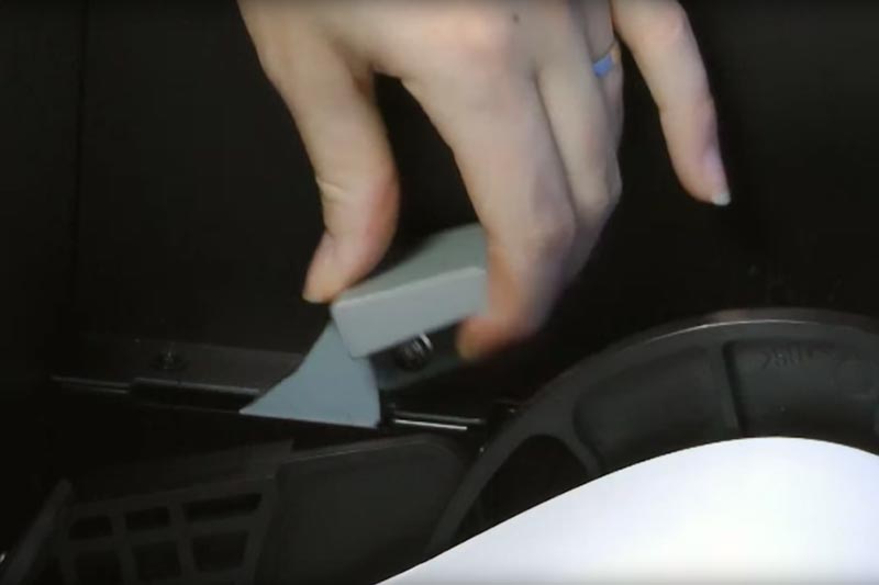 easy to load media feed system