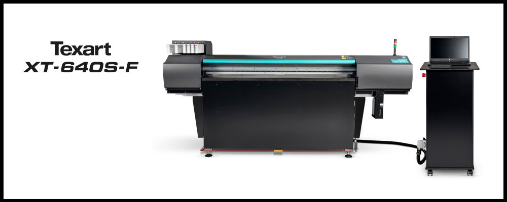 Nuova Texart XT-640S-F flatbed di Roland DG, per la stampa diretta su tessuti e capi di abbigliamento